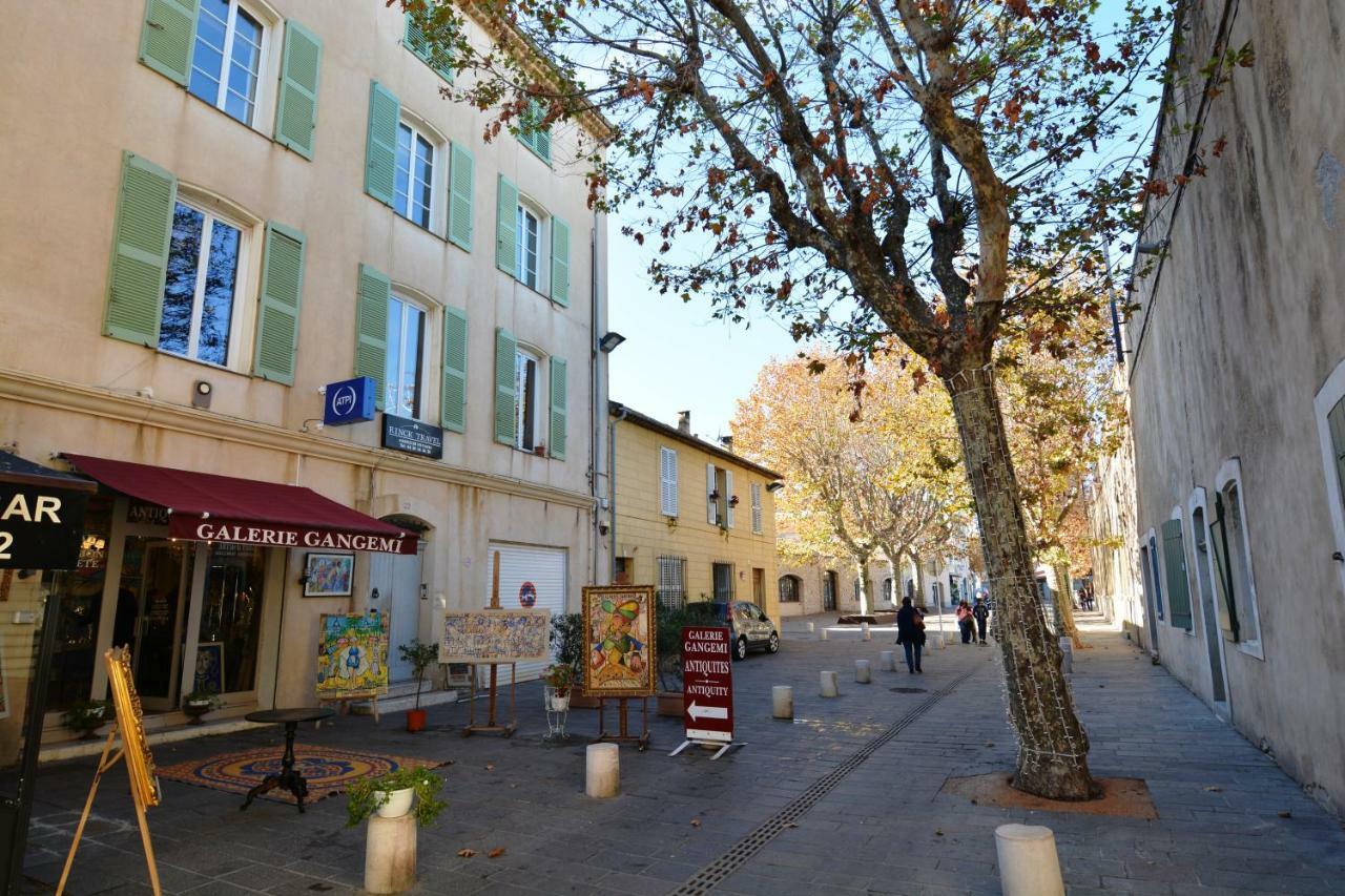 Hanna-Logis อองทีบส์ ภายนอก รูปภาพ